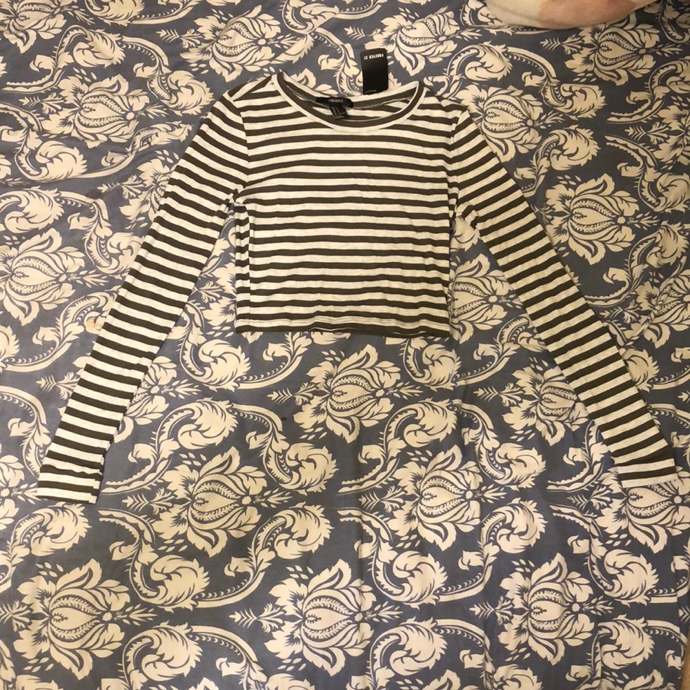 Cropped stripes long sleeve top